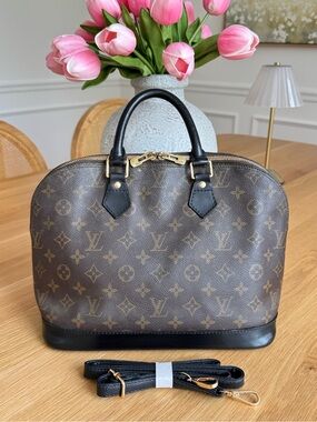 ✅AUTHENTIC✅LOUIS VUITTON ALMA PM